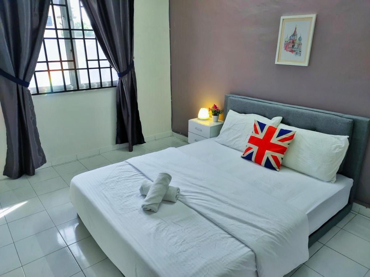 Semi-Detached, Up To 21 Pax, 4 Bedrooms, 3 Bathrooms, 4 Car Parks By Star Home Bayan Lepas Dış mekan fotoğraf