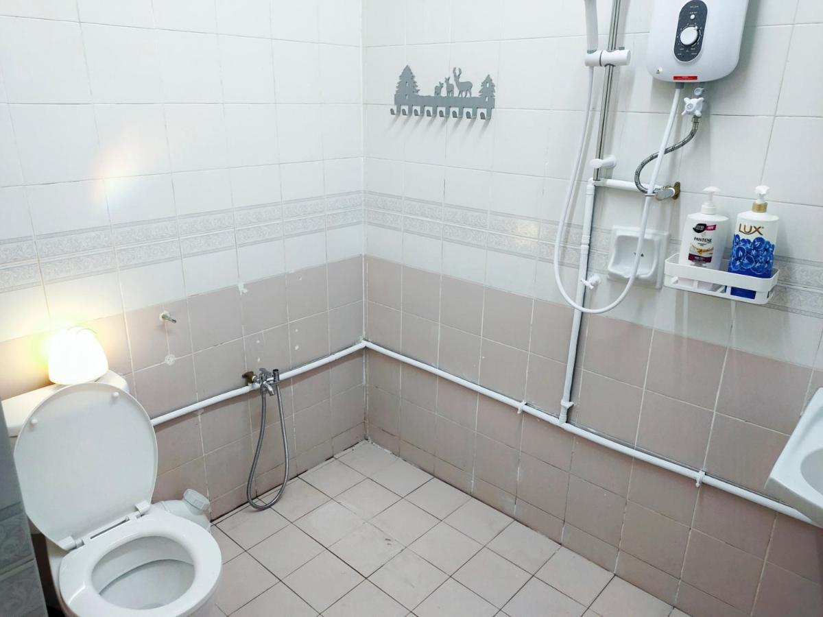 Semi-Detached, Up To 21 Pax, 4 Bedrooms, 3 Bathrooms, 4 Car Parks By Star Home Bayan Lepas Dış mekan fotoğraf