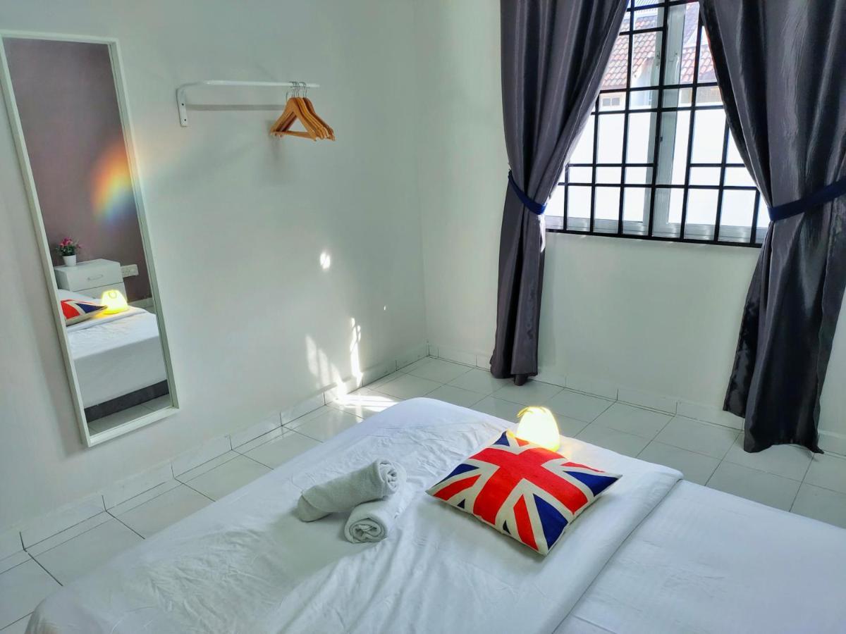 Semi-Detached, Up To 21 Pax, 4 Bedrooms, 3 Bathrooms, 4 Car Parks By Star Home Bayan Lepas Dış mekan fotoğraf