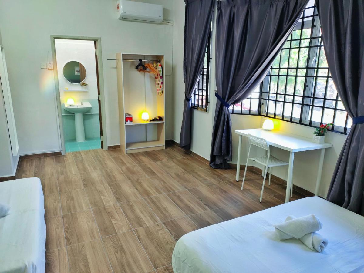 Semi-Detached, Up To 21 Pax, 4 Bedrooms, 3 Bathrooms, 4 Car Parks By Star Home Bayan Lepas Dış mekan fotoğraf