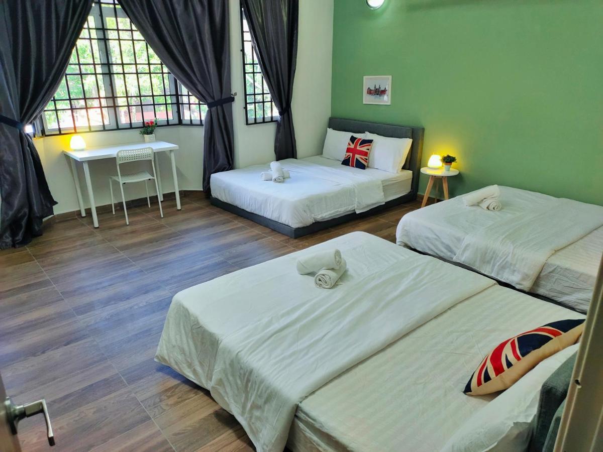 Semi-Detached, Up To 21 Pax, 4 Bedrooms, 3 Bathrooms, 4 Car Parks By Star Home Bayan Lepas Dış mekan fotoğraf