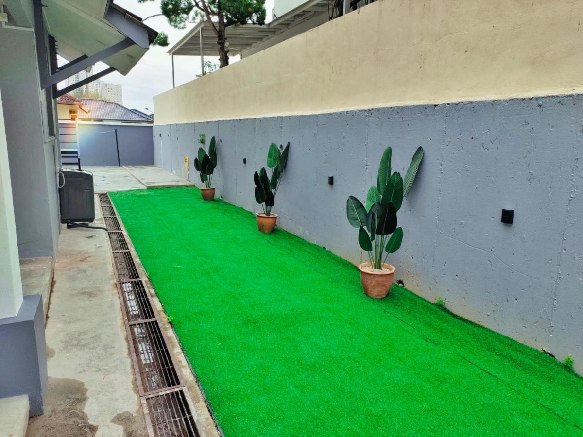 Semi-Detached, Up To 21 Pax, 4 Bedrooms, 3 Bathrooms, 4 Car Parks By Star Home Bayan Lepas Dış mekan fotoğraf