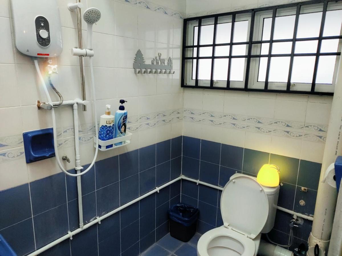 Semi-Detached, Up To 21 Pax, 4 Bedrooms, 3 Bathrooms, 4 Car Parks By Star Home Bayan Lepas Dış mekan fotoğraf